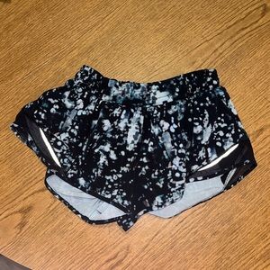 Lululemon Hotty Hot LR 2.5” Short